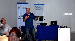 Fotógrafo español Leo Simoes realizó conferencia en la Facultad de Artes de la UC Temuco