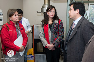 Ministra del Medio Ambiente visitó Laboratorio de Calidad del Aire de la UC Temuco