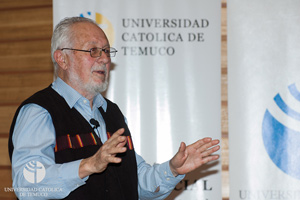 Destacado intelectual argentino Ezequiel Ander-Egg visitó el Departamento de Trabajo Social y realizó conferencia en nuestra Universidad