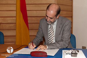 Universidad Católica de Temuco firmó convenio con Universidad de Valladolid, España
