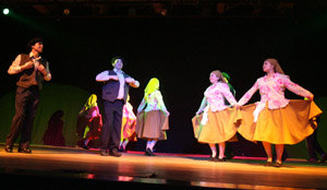 El Ballet Folklórico de nuestra Universidad abrió impecablemente las Galas Cincuentenario