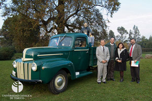 La camioneta verde del Padre Hurtado visitó la UC Temuco
