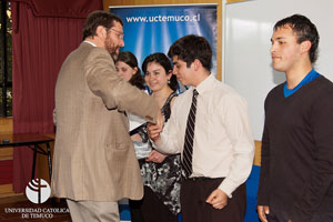 73 estudiantes de la UC Temuco recibieron su certificación del Colegio de Ayudantes