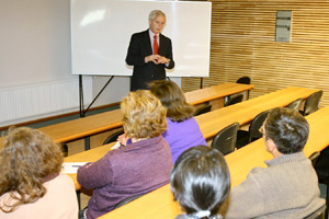 Escuela de Agronomía realizó conferencia para conocer sobre la producción de hortalizas