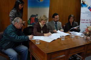 Convenio entre nuestra universidad, Senama y Registro Civil