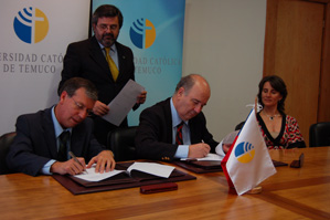UCTemuco y Novasur firman convenio