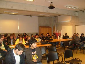 Estudiantes de pedagogía en Historia, Geografía y Ciencias Sociales se reúnen con profesores de la especialidad de Temuco