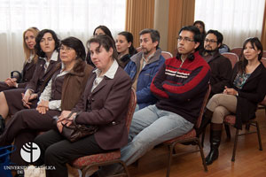 Funcionarios de la UC Temuco se capacitan en el idioma inglés