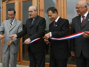 Rector Alberto Vásquez inaugura Edificio Cincuentenario en Campus Norte