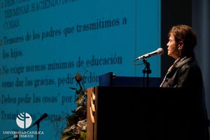 Experta en educación expuso en UC Temuco "Los valores para la edad de oro"
