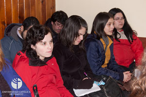 Académicos de UC Temuco realizaron foro "¿Es posible otro Chile? los conflictos sociales actuales"