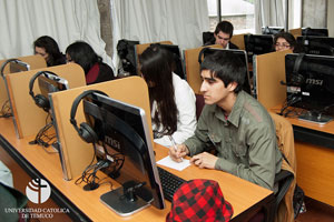 Estudiantes secundarios de 22 colegios de la Araucanía participan en Taller de Inglés de la UC Temuco