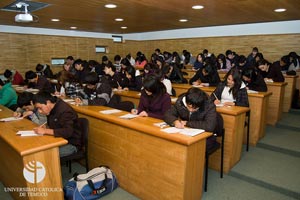 Mil 200 estudiantes rindieron ensayo masivo de PSU