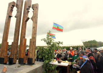 Se inauguró el primer hito conmemorativo de los encuentros entre mapuche y españoles