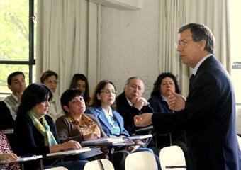 Rector comparte con académicos los alcances del proceso de reacreditación de nuestra Universidad