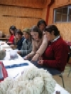 La Escuela de Diseño realiza talleres en el área textil mapuche